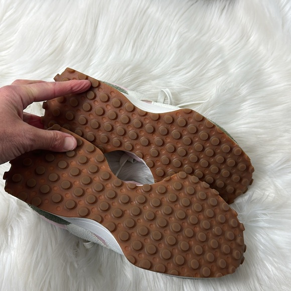 New Balance 327 Khaki & Pink Sneakers 7 - Picture 6 of 9